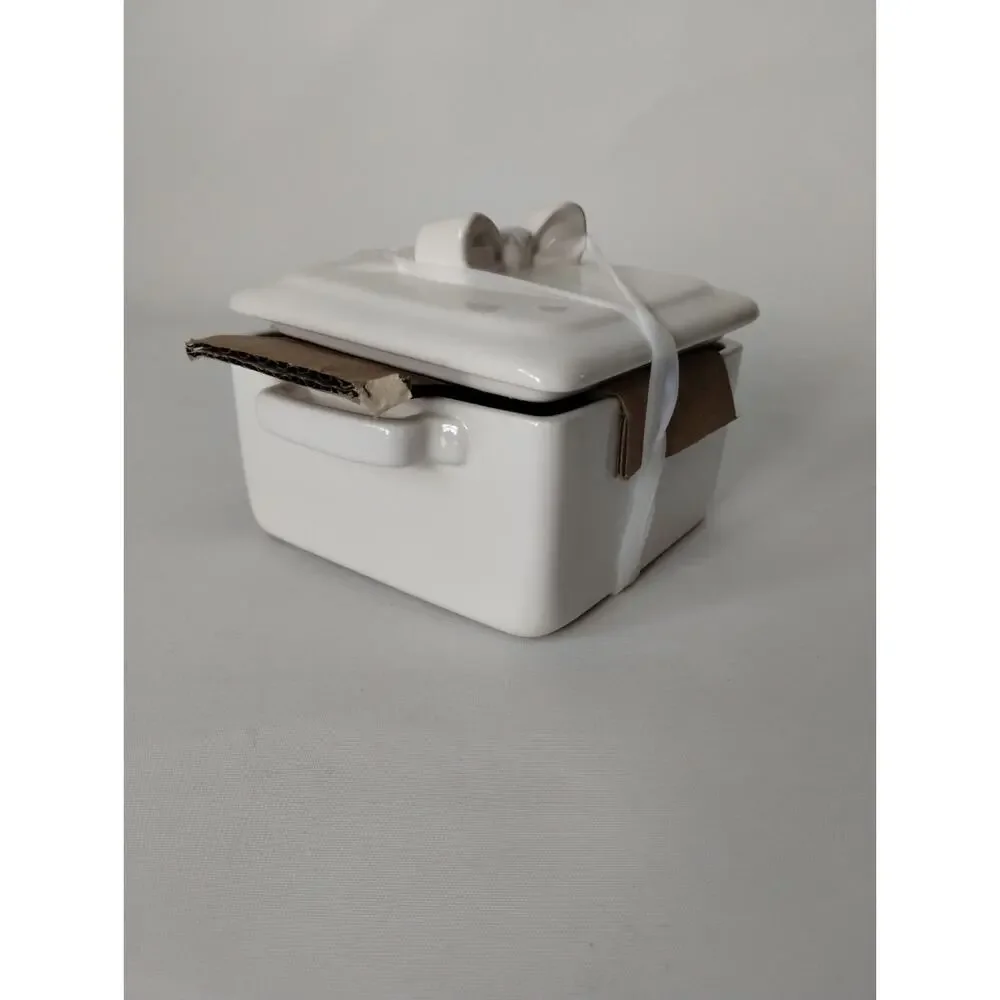 White Square Stoneware Baking Dish w/ Lid Bow Handle Oven Safe 350°F